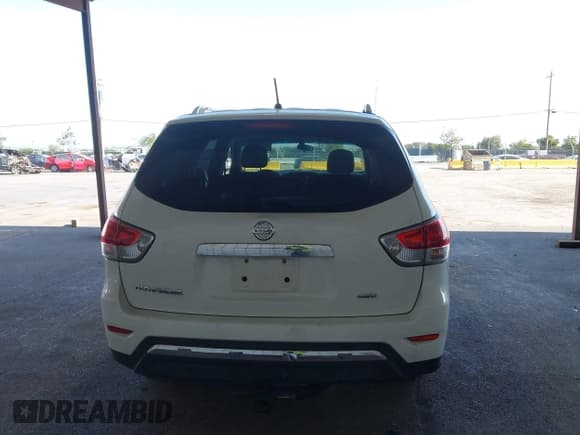 ✅ 2016 Nissan Pathfinder S • VIN: 5N1AR2MMXGC641602 • Lot: 42174567. Wystawiony na IAAI z przebiegiem 132 840 mil. Bezpłatny archiwum sprzedaży aukcyjnych z USA i szczegółowy raport historii pojazdu na DreamBid. Zdjęcie 17.