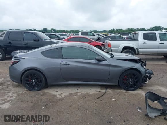 ✅ 2014 Hyundai Genesis Coupe Premium • VIN: KMHHT6KD3EU115586 • Lot: 42492129. Wystawiony na IAAI z przebiegiem 142 145 mil. Bezpłatny archiwum sprzedaży aukcyjnych z USA i szczegółowy raport historii pojazdu na DreamBid. Zdjęcie 13.