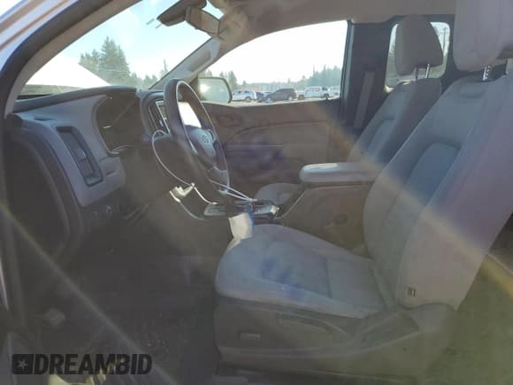 ✅ 2019 Chevrolet Colorado 2WD Work Truck • VIN: 1GCHSBEA7K1317670 • Lot: 85784365. Wystawiony na Copart z przebiegiem 106 644 mil. Bezpłatny archiwum sprzedaży aukcyjnych z USA i szczegółowy raport historii pojazdu na DreamBid. Zdjęcie 7.