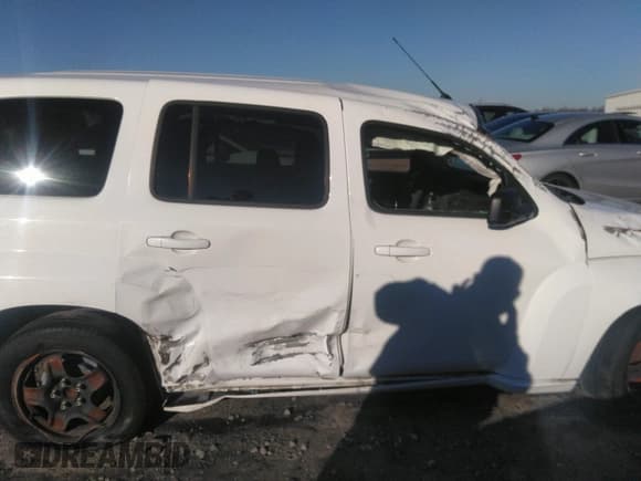 ✅ 2011 Chevrolet HHR LS • VIN: 3GNBAAFW1BS647906 • Lot: 41421828. Listed on IAAI with 242,596 mi. Free auction sales archive from the USA and detailed vehicle history report at DreamBid. Image 13.