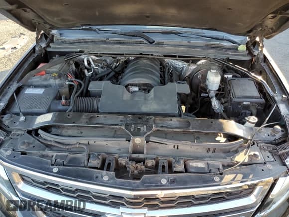 ✅ 2018 Chevrolet Suburban LT • VIN: 1GNSCHKC2JR228351 • Lot: 81263864. Wystawiony na Copart z przebiegiem 263 257 mil. Bezpłatny archiwum sprzedaży aukcyjnych z USA i szczegółowy raport historii pojazdu na DreamBid. Zdjęcie 13.