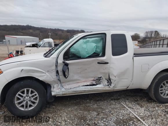 ✅ 2019 Nissan Frontier SV • VIN: 1N6AD0CWXKN877400 • Lot: 41437813. Listed on IAAI with 37,151 mi. Free auction sales archive from the USA and detailed vehicle history report at DreamBid. Image 6.