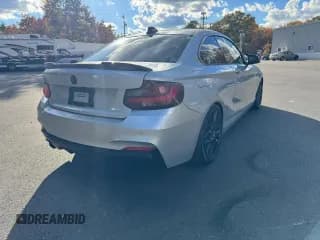 ✅ 2016 BMW 2 Series 228i • VIN: WBA1F9C56GV545208 • Lot: 89928645. Wystawiony na Copart z przebiegiem 91 825 mil. Bezpłatny archiwum sprzedaży aukcyjnych z USA i szczegółowy raport historii pojazdu na DreamBid. Zdjęcie 3.
