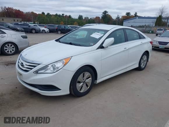 2014 Hyundai Sonata GLS with VIN 5NPEB4AC5EH827163, listed as a IAAI auction lot 43554945 with 170,091 mi miles and . Bid and sale history available at DreamBid. Image 2.