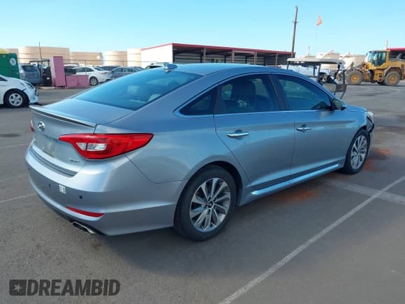 ✅ 2015 Hyundai Sonata Limited • VIN: 5NPE34AFXFH111898 • Лот: 43620191. Опубликован ранее на IAAI с пробегом 110 011 миль. Бесплатный доступ к архиву аукционных продаж из США и подробный отчёт об истории автомобиля на DreamBid. Изображение 4.