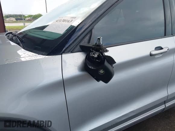 ✅ 2023 Ford Explorer XLT • VIN: 1FMSK7DHXPGA92372 • Lot: 43130163. Wystawiony na IAAI z przebiegiem 32 444 mil. Bezpłatny archiwum sprzedaży aukcyjnych z USA i szczegółowy raport historii pojazdu na DreamBid. Zdjęcie 18.