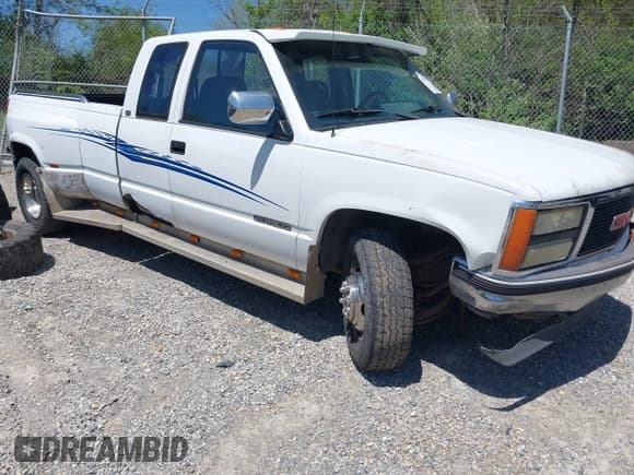 ✅ 1991 GMC Sierra 1500 • VIN: 2GTHC39N2M1512024 • Lot: 42133143. Wystawiony na IAAI z przebiegiem 216 701 mil. Bezpłatny archiwum sprzedaży aukcyjnych z USA i szczegółowy raport historii pojazdu na DreamBid. Zdjęcie 1.