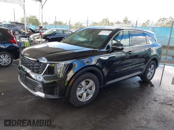 ✅ 2025 Kia Sorento LX • VIN: 5XYRG4JC1SG383074 • Lot: 43443898. Wystawiony na IAAI z przebiegiem 1 908 mil. Bezpłatny archiwum sprzedaży aukcyjnych z USA i szczegółowy raport historii pojazdu na DreamBid. Zdjęcie 17.