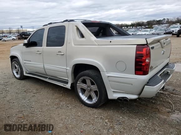 ✅ 2008 Chevrolet Avalanche 2LT • VIN: 3GNEC12068G108069 • Lot: 47971255. Wystawiony na Copart z przebiegiem 268 850 mil. Bezpłatny archiwum sprzedaży aukcyjnych z USA i szczegółowy raport historii pojazdu na DreamBid. Zdjęcie 2.