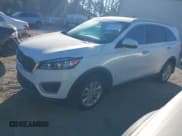 ✅ 2017 Kia Sorento LX • VIN: 5XYPG4A37HG196289 • Lot: 43812152. Wystawiony na IAAI z przebiegiem 116 262 mil. Bezpłatny archiwum sprzedaży aukcyjnych z USA i szczegółowy raport historii pojazdu na DreamBid. Zdjęcie 18.