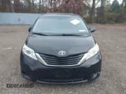 ✅ 2016 Toyota Sienna LE AAS • VIN: 5TDKK3DC2GS727429 • Lot: 43581511. Listed on IAAI with 227,242 mi. Free auction sales archive from the USA and detailed vehicle history report at DreamBid. Image 12.