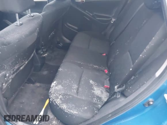 ✅ 2010 Toyota Matrix S • VIN: 2T1LE4EE7AC014320 • Lot: 43795790. Listed on IAAI with 196,938 mi. Free auction sales archive from the USA and detailed vehicle history report at DreamBid. Image 13.