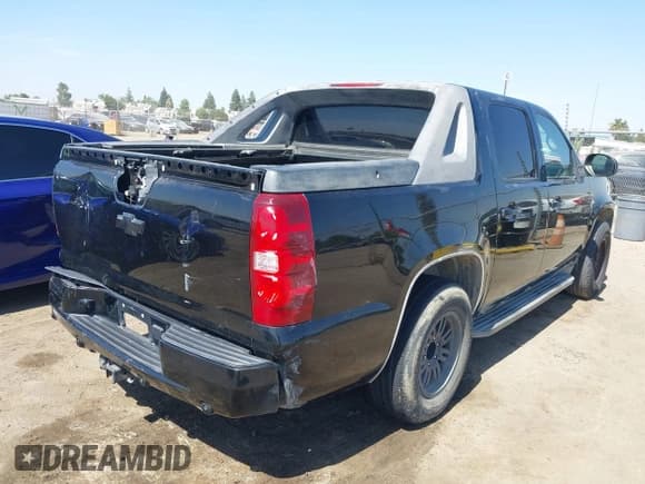 ✅ 2008 Chevrolet Avalanche LTZ • VIN: 3GNEC12088G135838 • Lot: 43054541. Listed on IAAI with 199,397 mi. Free auction sales archive from the USA and detailed vehicle history report at DreamBid. Image 4.