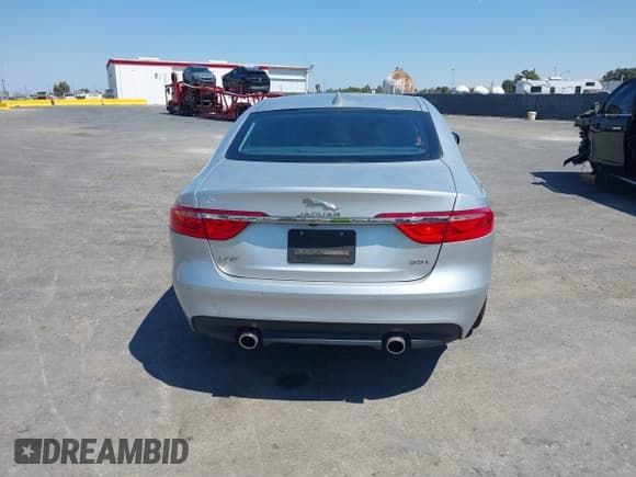 ✅ 2017 Jaguar XF 35t Premium • VIN: SAJBD4BV7HCY29110 • Лот: 39781042. Опубликован ранее на IAAI с пробегом 35 000 миль. Бесплатный доступ к архиву аукционных продаж из США и подробный отчёт об истории автомобиля на DreamBid. Изображение 17.