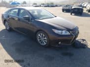 ✅ 2013 Lexus ES 300h • VIN: JTHBW1GG6D2008841 • Lot: 65983345. Wystawiony na Copart z przebiegiem 152 167 mil. Bezpłatny archiwum sprzedaży aukcyjnych z USA i szczegółowy raport historii pojazdu na DreamBid. Zdjęcie 4.