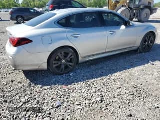 ✅ 2019 Infiniti Q70 Luxe • VIN: JN1BY1PP7KM680049 • Лот: 51761764. Опубликован ранее на Copart с пробегом 64 185 миль. Бесплатный доступ к архиву аукционных продаж из США и подробный отчёт об истории автомобиля на DreamBid. Изображение 3.