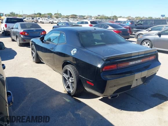 ✅ 2013 Dodge Challenger R/T Classic • VIN: 2C3CDYBT2DH712684 • Lot: 43635988. Wystawiony na IAAI z przebiegiem 118 793 mil. Bezpłatny archiwum sprzedaży aukcyjnych z USA i szczegółowy raport historii pojazdu na DreamBid. Zdjęcie 3.