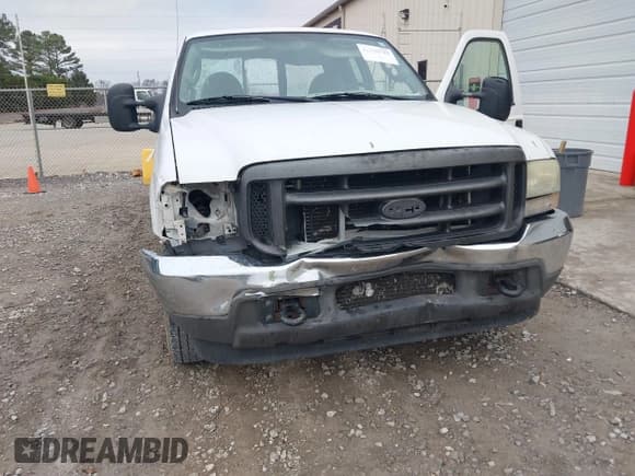 ✅ 2004 Ford F-250 XL • VIN: 1FTNX20L34EA13731 • Lot: 41510742. Wystawiony na IAAI z przebiegiem 323 217 mil. Bezpłatny archiwum sprzedaży aukcyjnych z USA i szczegółowy raport historii pojazdu na DreamBid. Zdjęcie 6.