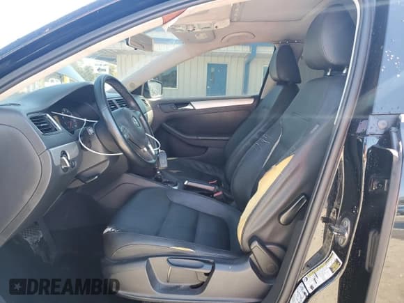 ✅ 2011 Volkswagen Jetta SEL • VIN: 3VWLZ7AJ4BM083223 • Лот: 93319355. Опубликован ранее на Copart с пробегом 213 229 миль. Бесплатный доступ к архиву аукционных продаж из США и подробный отчёт об истории автомобиля на DreamBid. Изображение 7.