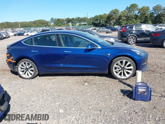 ✅ 2020 Tesla Model 3 Standard Range Plus • VIN: 5YJ3E1EA9LF598603 • Lot: 43329893. Wystawiony na IAAI z przebiegiem 155 223 mil. Bezpłatny archiwum sprzedaży aukcyjnych z USA i szczegółowy raport historii pojazdu na DreamBid. Zdjęcie 13.