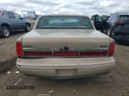 ✅ 1996 Lincoln Town Car Signature • VIN: 1LNLM82W4TY607103 • Lot: 81811565. Listed on Copart with Not provided. Free auction sales archive from the USA and detailed vehicle history report at DreamBid. Image 6.