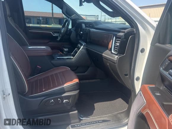 ✅ 2022 GMC Sierra 1500 Denali Ultimate • VIN: 1GTUUHET2NZ514460 • Лот: 65281035. Опубликован ранее на Copart с пробегом 28 550 миль. Бесплатный доступ к архиву аукционных продаж из США и подробный отчёт об истории автомобиля на DreamBid. Изображение 5.