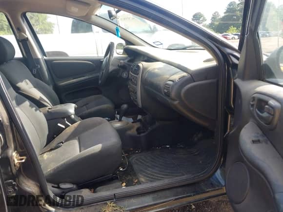 2005 Dodge Neon SXT z VIN 1B3ES56C65D179354, wystawiony jako IAAI lot #42569926 z przebiegiem 112 989 mil mil oraz . Historia ofert i sprzedaży dostępna na DreamBid. Obrazek 5.