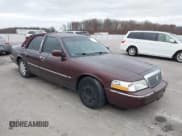 ✅ 2003 Mercury Grand Marquis GS Convenience • VIN: 2MEFM74W13X608197 • Lot: 43755712. Wystawiony na IAAI z przebiegiem 159 971 mil. Bezpłatny archiwum sprzedaży aukcyjnych z USA i szczegółowy raport historii pojazdu na DreamBid. Zdjęcie 1.