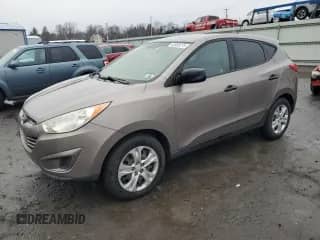 2012 Hyundai Tucson GL z VIN KM8JT3AB8CU391579, wystawiony jako Copart lot #46909775 z przebiegiem 154 493 mil mil oraz Czysty tytuł • Clean title. Historia ofert i sprzedaży dostępna na DreamBid. Obrazek 1.