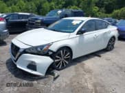 ✅ 2021 Nissan Altima SR • VIN: 1N4BL4CV8MN375289 • Lot: 42524413. Wystawiony na IAAI z przebiegiem 74 188 mil. Bezpłatny archiwum sprzedaży aukcyjnych z USA i szczegółowy raport historii pojazdu na DreamBid. Zdjęcie 2.