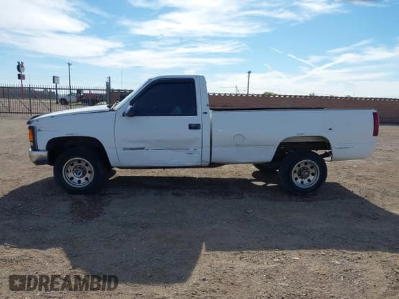 ✅ 2000 GMC Sierra 2500 • VIN: 1GTGC24R6YR193336 • Лот: 42059912. Опубликован ранее на IAAI с пробегом 185 688 миль. Бесплатный доступ к архиву аукционных продаж из США и подробный отчёт об истории автомобиля на DreamBid. Изображение 15.