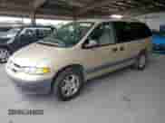 1998 Dodge Caravan SE с VIN 1B4GP44R1WB747515, выставлен на аукционе Copart как лот 64441215 с пробегом 163 720 миль миль и Списание • Salvage title. История ставок и продаж доступна на DreamBid. Изображение 1.