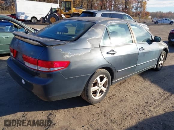 ✅ 2004 Honda Accord EX • VIN: 1HGCM56674A014814 • Lot: 43627165. Wystawiony na IAAI z przebiegiem 277 199 mil. Bezpłatny archiwum sprzedaży aukcyjnych z USA i szczegółowy raport historii pojazdu na DreamBid. Zdjęcie 4.