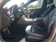 ✅ 2020 Mercedes-Benz C 300 • VIN: WDDWF8EB2LR527397 • Lot: 80670825. Wystawiony na Copart z przebiegiem 64 331 mil. Bezpłatny archiwum sprzedaży aukcyjnych z USA i szczegółowy raport historii pojazdu na DreamBid. Zdjęcie 7.