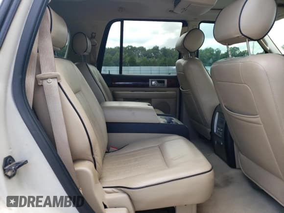 ✅ 2006 Lincoln Navigator Luxury • VIN: 5LMFU28506LJ19063 • Лот: 68065715. Опубликован ранее на Copart с пробегом Не указан. Бесплатный доступ к архиву аукционных продаж из США и подробный отчёт об истории автомобиля на DreamBid. Изображение 11.