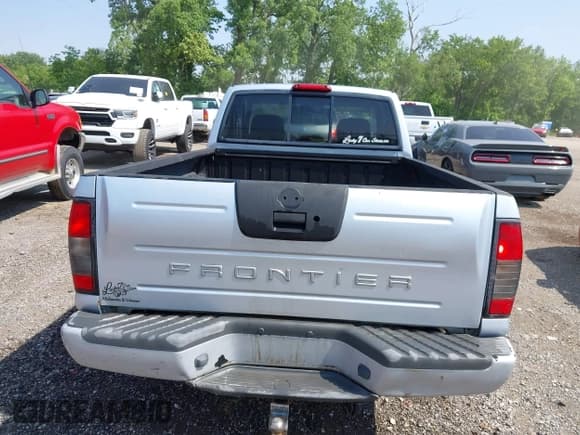 ✅ 2001 Nissan Frontier XE • VIN: 1N6DD26SX1C333734 • Lot: 42376797. Listed on IAAI with 148,577 mi. Free auction sales archive from the USA and detailed vehicle history report at DreamBid. Image 16.