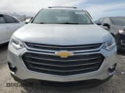 ✅ 2021 Chevrolet Traverse LT • VIN: 1GNEVHKW7MJ137029 • Lot: 48375565. Wystawiony na Copart z przebiegiem 43 908 mil. Bezpłatny archiwum sprzedaży aukcyjnych z USA i szczegółowy raport historii pojazdu na DreamBid. Zdjęcie 5.