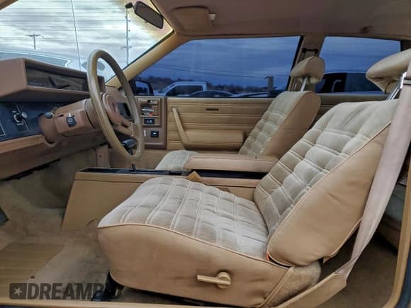 ✅ 1985 Chevrolet Celebrity • VIN: 1G1AW27W8F6277549 • Лот: 94663915. Опубликован ранее на Copart с пробегом 93 672 миль. Бесплатный доступ к архиву аукционных продаж из США и подробный отчёт об истории автомобиля на DreamBid. Изображение 7.