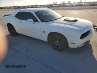 ✅ 2016 Dodge Challenger R/T Scat Pack • VIN: 2C3CDZFJ7GH316429 • Lot: 74380943. Wystawiony na Copart z przebiegiem 60 479 mil. Bezpłatny archiwum sprzedaży aukcyjnych z USA i szczegółowy raport historii pojazdu na DreamBid. Zdjęcie 4.