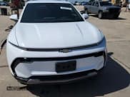 ✅ 2025 Chevrolet Equinox EV LT • VIN: 3GN7DLRP7SS145544 • Lot: 64050785. Wystawiony na Copart z przebiegiem 3 972 mil. Bezpłatny archiwum sprzedaży aukcyjnych z USA i szczegółowy raport historii pojazdu na DreamBid. Zdjęcie 15.