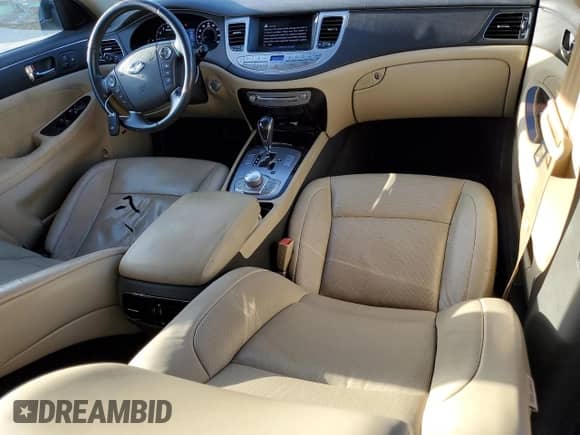 2010 Hyundai Genesis z VIN KMHGC4DE4AU074482, wystawiony jako Copart lot #77200094 z przebiegiem 156 278 mil mil oraz Nie do naprawy • Non repairable. Historia ofert i sprzedaży dostępna na DreamBid. Obrazek 8.