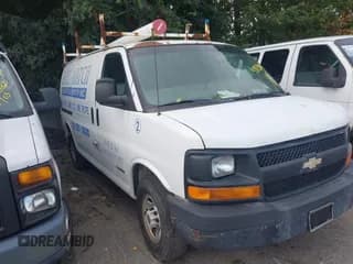 ✅ 2005 Chevrolet Express Cargo • VIN: 1GCGG25V151133071 • Lot: 43173880. Wystawiony na IAAI z przebiegiem 191 750 mil. Bezpłatny archiwum sprzedaży aukcyjnych z USA i szczegółowy raport historii pojazdu na DreamBid. Zdjęcie 1.