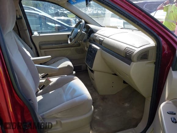 ✅ 2004 Ford Freestar SES • VIN: 2FMZA57664BA37596 • Lot: 43052821. Wystawiony na IAAI z przebiegiem 195 581 mil. Bezpłatny archiwum sprzedaży aukcyjnych z USA i szczegółowy raport historii pojazdu na DreamBid. Zdjęcie 5.