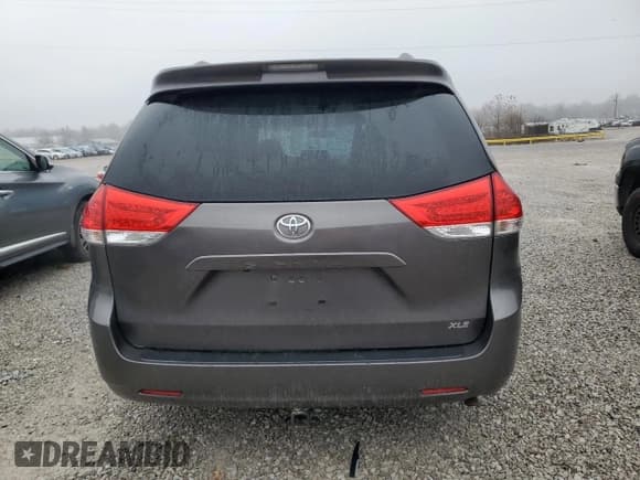 ✅ 2013 Toyota Sienna XLE • VIN: 5TDYK3DC4DS387304 • Lot: 93117185. Listed on Copart with 205,169 mi. Free auction sales archive from the USA and detailed vehicle history report at DreamBid. Image 6.