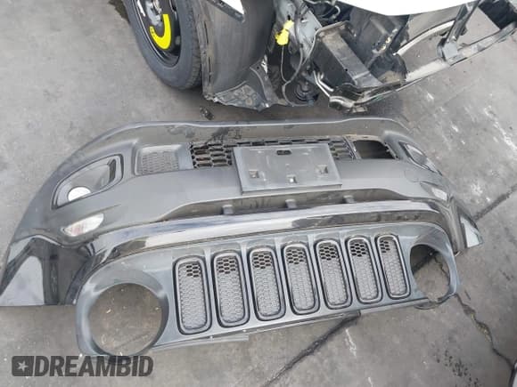 ✅ 2016 Jeep Renegade Latitude • VIN: ZACCJBBTXGPC88790 • Lot: 43686730. Listed on IAAI with 109,383 mi. Free auction sales archive from the USA and detailed vehicle history report at DreamBid. Image 12.