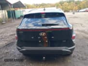 ✅ 2025 Hyundai Kona SEL • VIN: KM8HBCAB5SU186303 • Лот: 43511428. Опубликован ранее на IAAI с пробегом 17 710 миль. Бесплатный доступ к архиву аукционных продаж из США и подробный отчёт об истории автомобиля на DreamBid. Изображение 16.