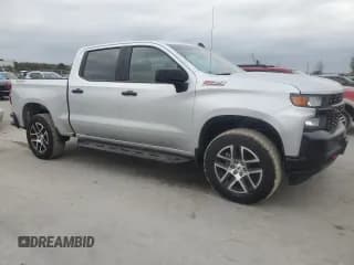 ✅ 2019 Chevrolet Silverado 1500 Custom Trail Boss • VIN: 3GCPYCEF8KG176685 • Lot: 80269674. Wystawiony na Copart z przebiegiem 101 585 mil. Bezpłatny archiwum sprzedaży aukcyjnych z USA i szczegółowy raport historii pojazdu na DreamBid. Zdjęcie 4.