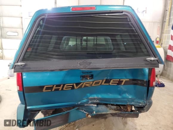 ✅ 1995 Chevrolet S-10 LS • VIN: 1GCCS19Z6S8140735 • Лот: 48397163. Опубликован ранее на Copart с пробегом 143 769 миль. Бесплатный доступ к архиву аукционных продаж из США и подробный отчёт об истории автомобиля на DreamBid. Изображение 6.