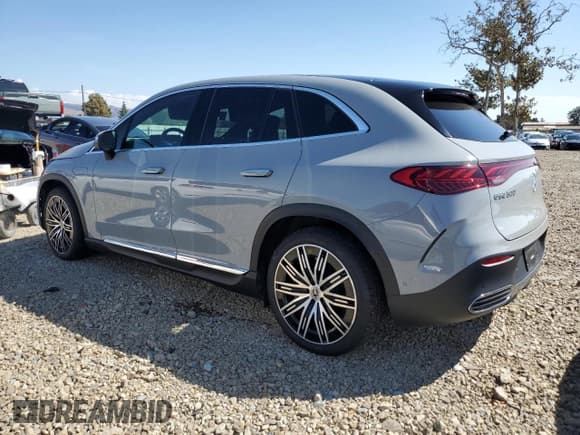 ✅ 2023 Mercedes-Benz EQE 500 • VIN: 4JGGM2CB8PA032500 • Lot: 81871255. Wystawiony na Copart z przebiegiem 14 912 mil. Bezpłatny archiwum sprzedaży aukcyjnych z USA i szczegółowy raport historii pojazdu na DreamBid. Zdjęcie 2.