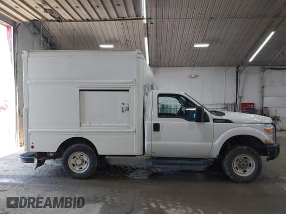 ✅ 2016 Ford F-250 XL • VIN: 1FDBF2B66GED17519 • Лот: 41972443. Опубликован ранее на IAAI с пробегом 333 161 миль. Бесплатный доступ к архиву аукционных продаж из США и подробный отчёт об истории автомобиля на DreamBid. Изображение 13.